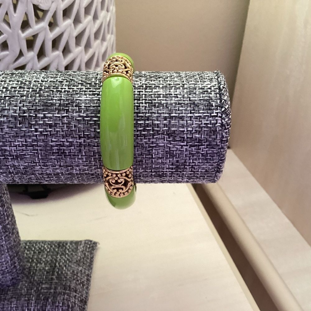 Lime Green and Goldtone Elasticized Acrylic Bracelet